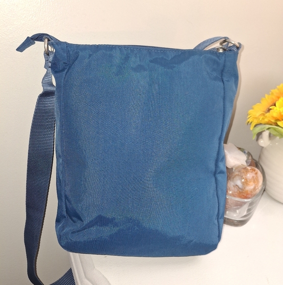 Baggallini Teal Crossbody Bag EUC - Picture 2 of 4